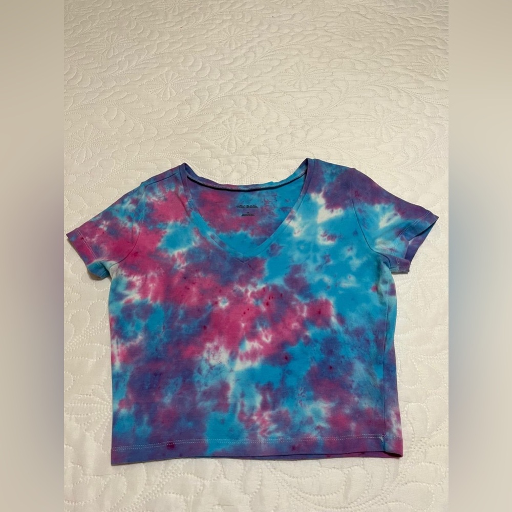 (18) Wild Fable Tie-Dye V-Neck Top in Blue and Purple
